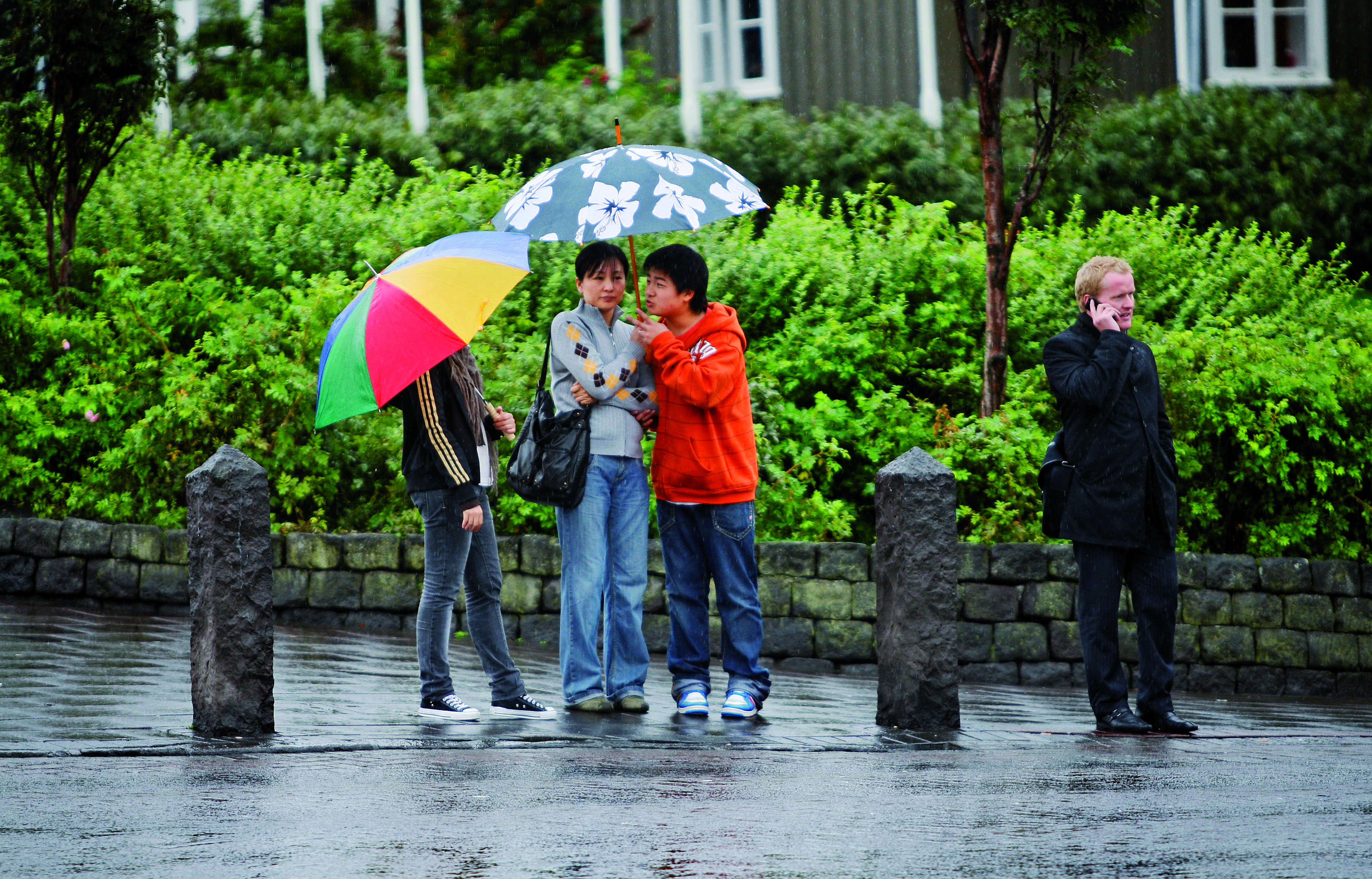 tourists, rain, weather